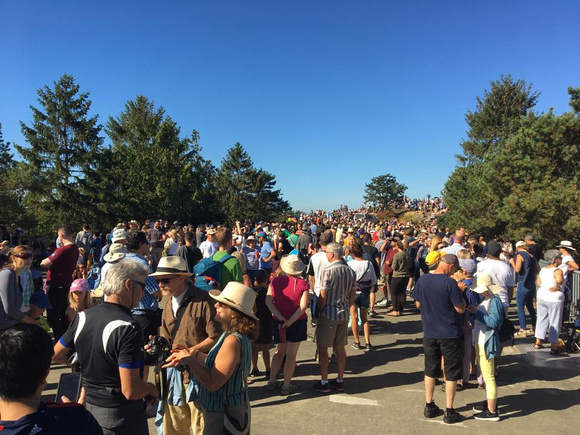 Crowd at solar eclipse viewing event atop Mt. Tolmie