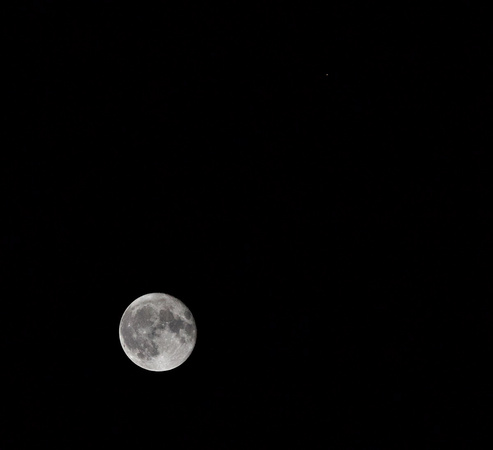 Conjunction of Mars and the Moon (2°separation)