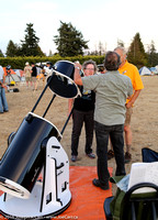 Bruno shows Les & Barb some finer points of their new 16" Dob