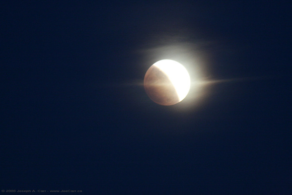 Lunar Eclipse - cloud passing in front of the Moon