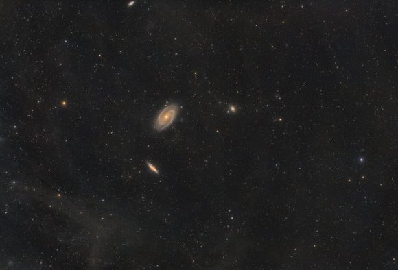 Messier 81 and 82 with surrounding integrated flux nebula