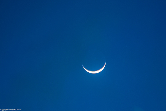 Crescent Moon from Guam. 13.4 degrees above the equator.