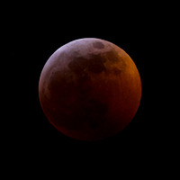 Total Lunar Eclipse - approaching mid-totality