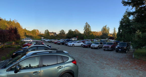 Lots of cars in the parking lot