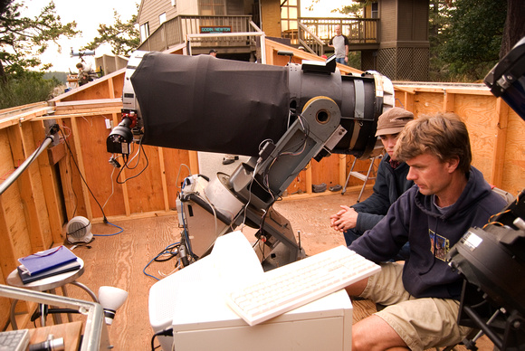 Mark Wheen showing the imaging upgrades to the Evans Vanderbyl 20" Newtonian